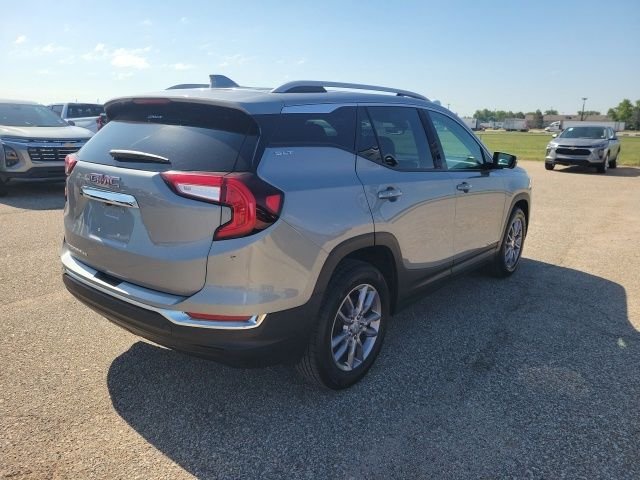Used 2024 Silver GMC SLT image 22