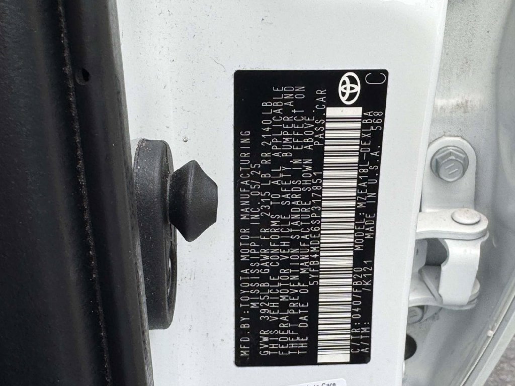 Used 2025 White Toyota LE image 28