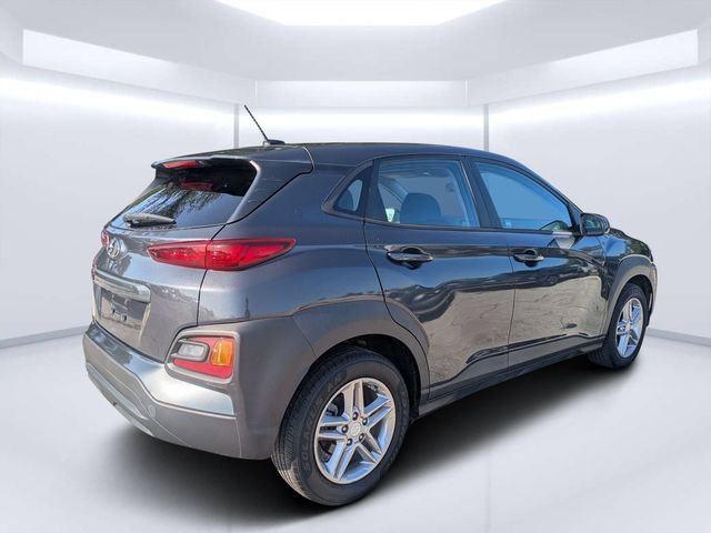 Used 2021 Gray Hyundai SE image 3