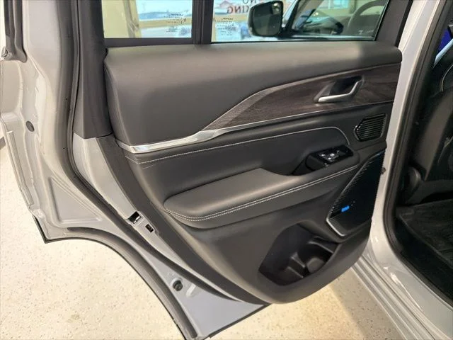 2022 Jeep Grand Cherokee Overland - Photo 49