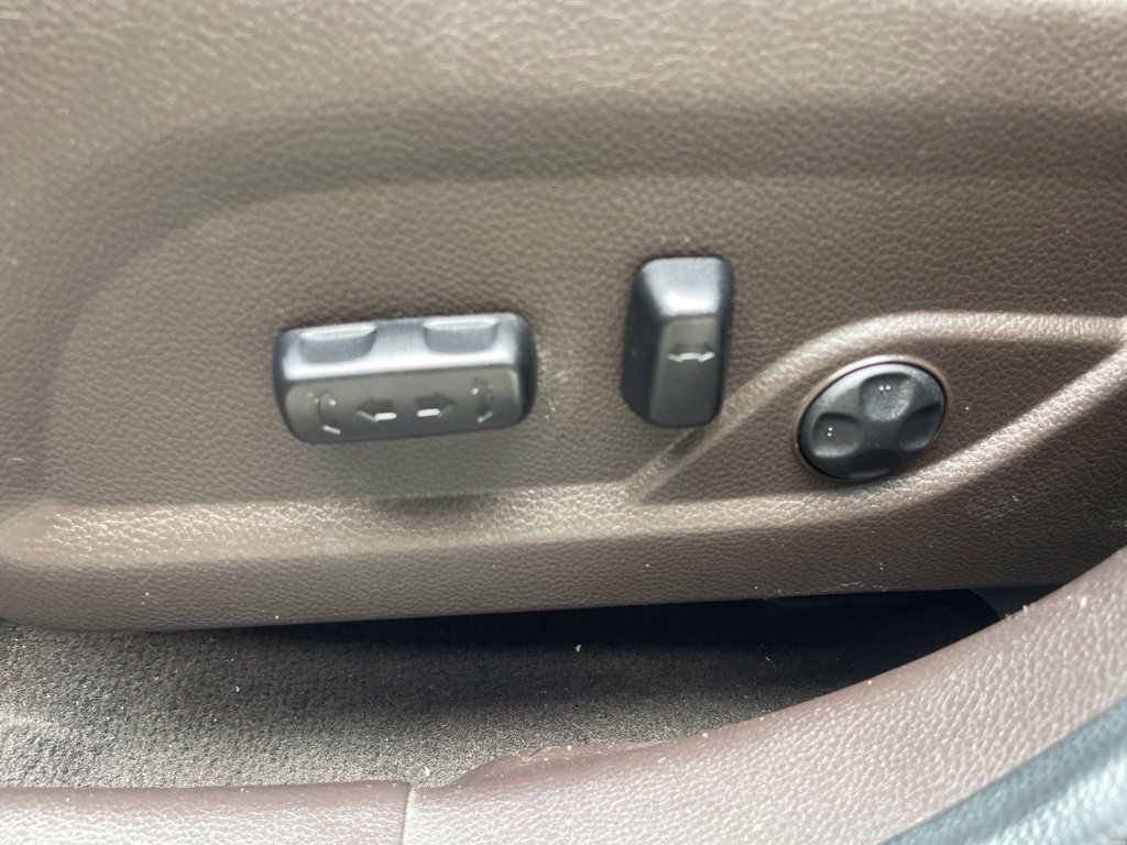 Used 2014 Brown Hyundai Base image 16