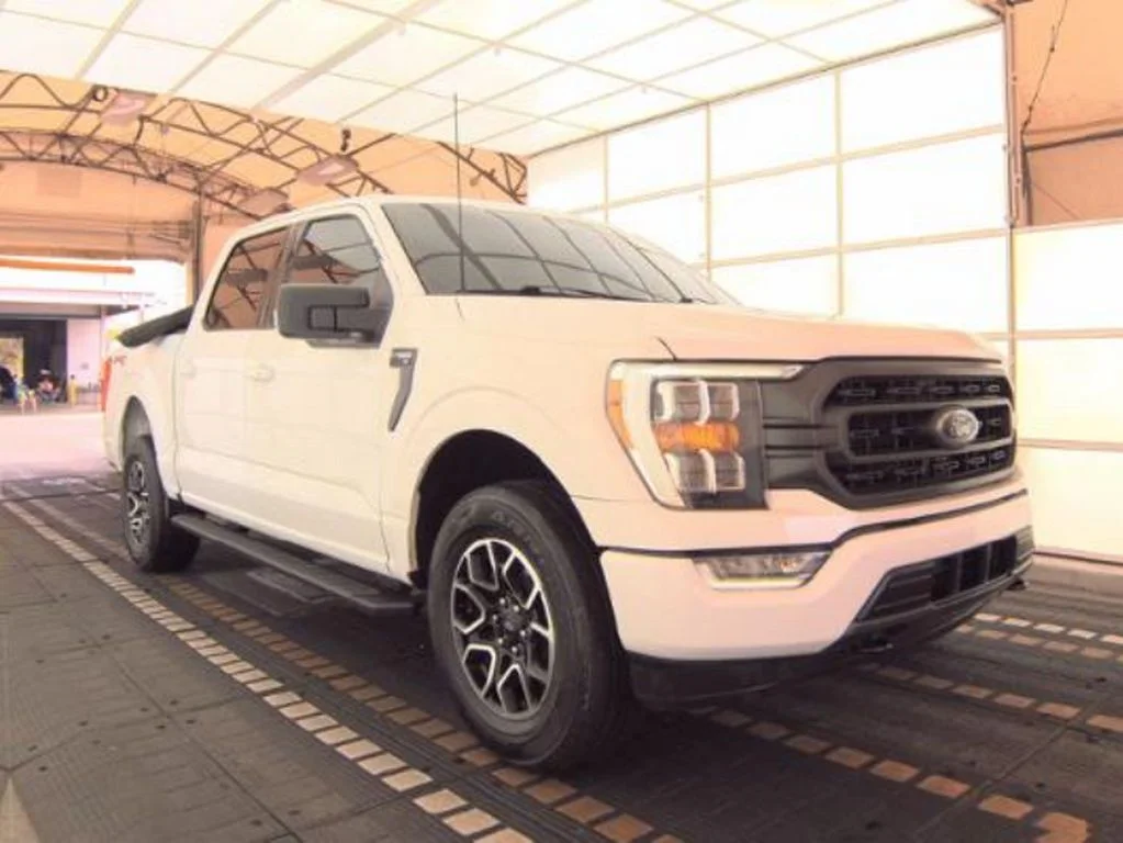 Used 2023 White Ford XLT image 4