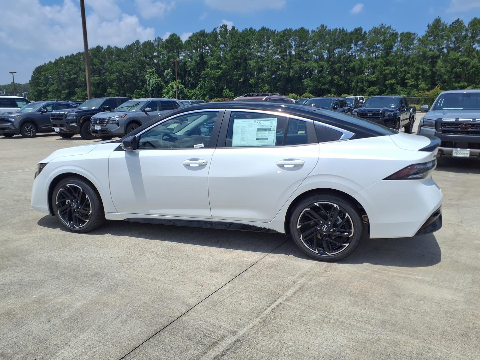 2026 Nissan Sentra SR White at Robbins Nissan