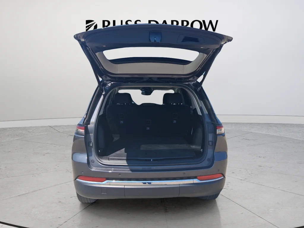 Used 2022 Gray Jeep Limited image 29