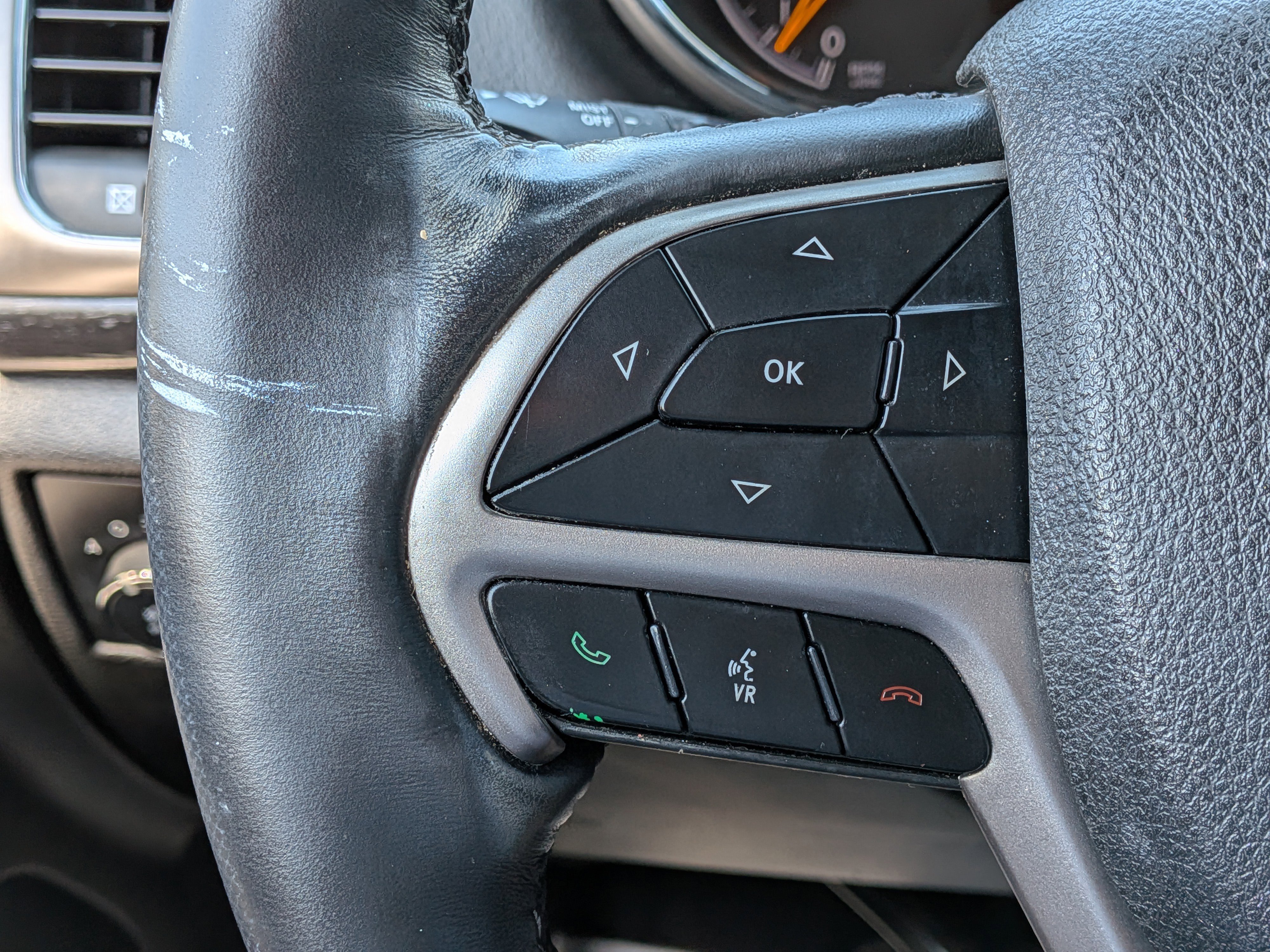 Used 2018 Bright White Clearcoat Jeep Altitude image 27