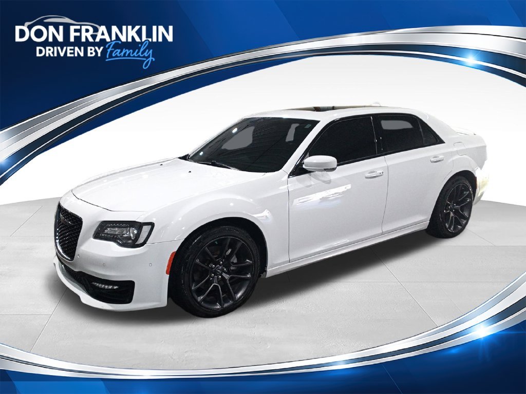 Used 2022 White Chrysler S image 1