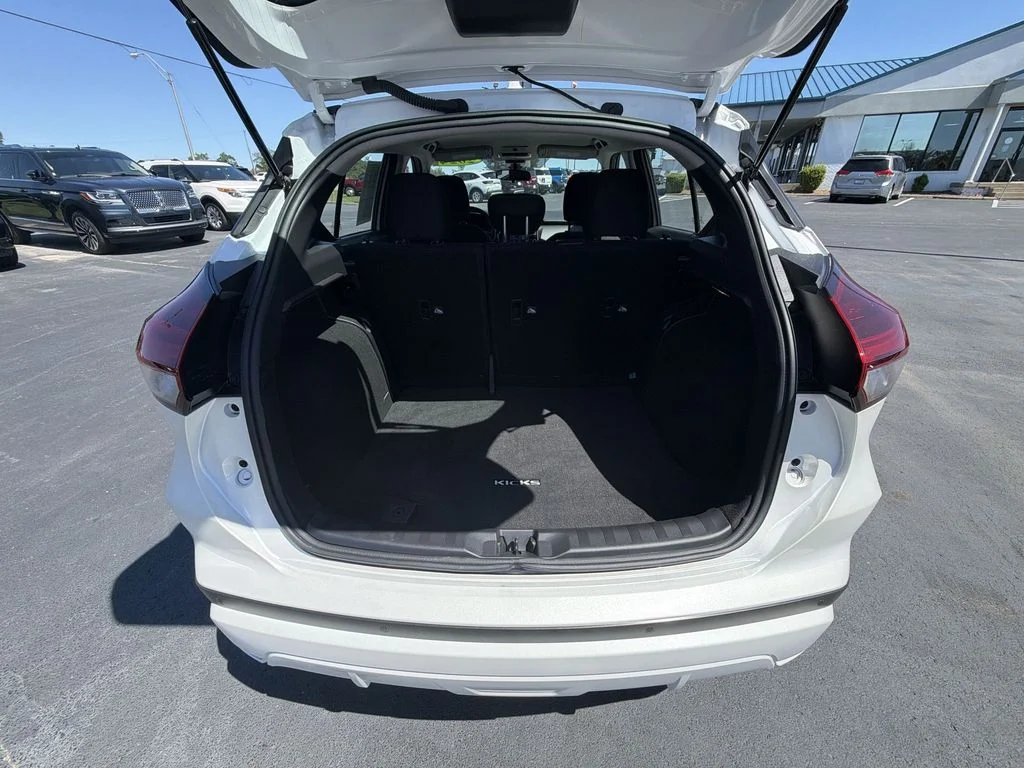 Used 2024 White Nissan SV image 27