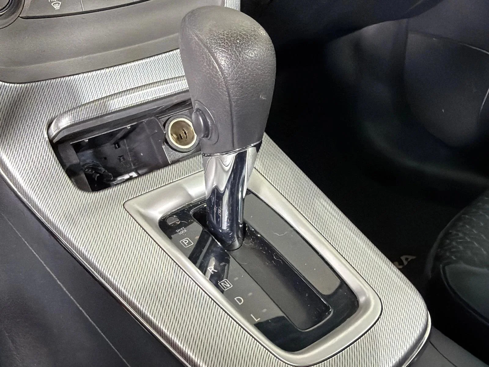 Used 2014 Black Nissan SR image 29
