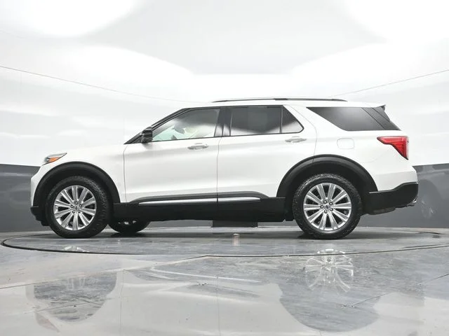 Used 2021 White Ford Limited image 20