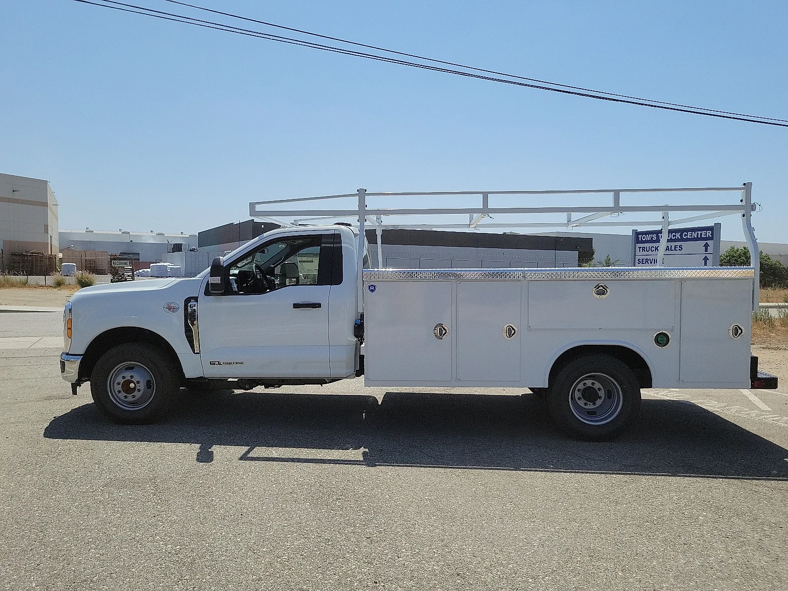 2025 Ford F-350 Super Duty Chassis Cab XL - Photo 6