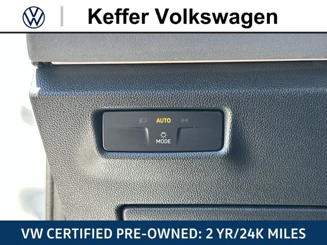 Certified Used 2025 White Volkswagen 2.0T SE image 18