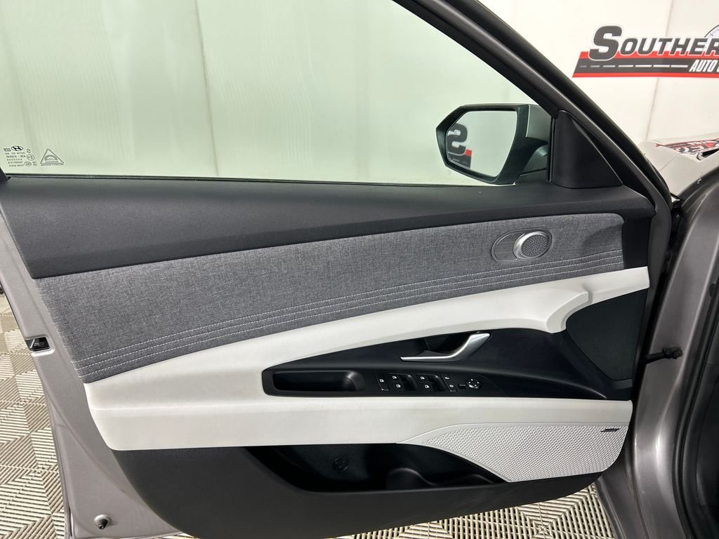 Used 2023 Silver Hyundai Limited image 11