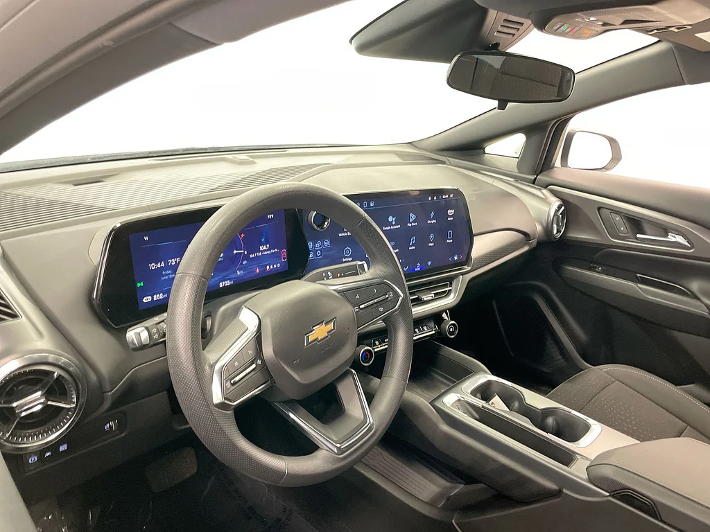 Used 2025 Summit White Chevrolet LT image 10