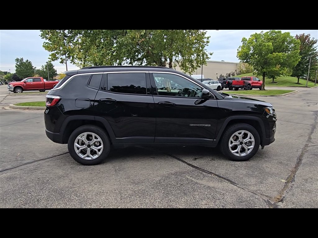 Certified Used 2025 Black Jeep Latitude image 10