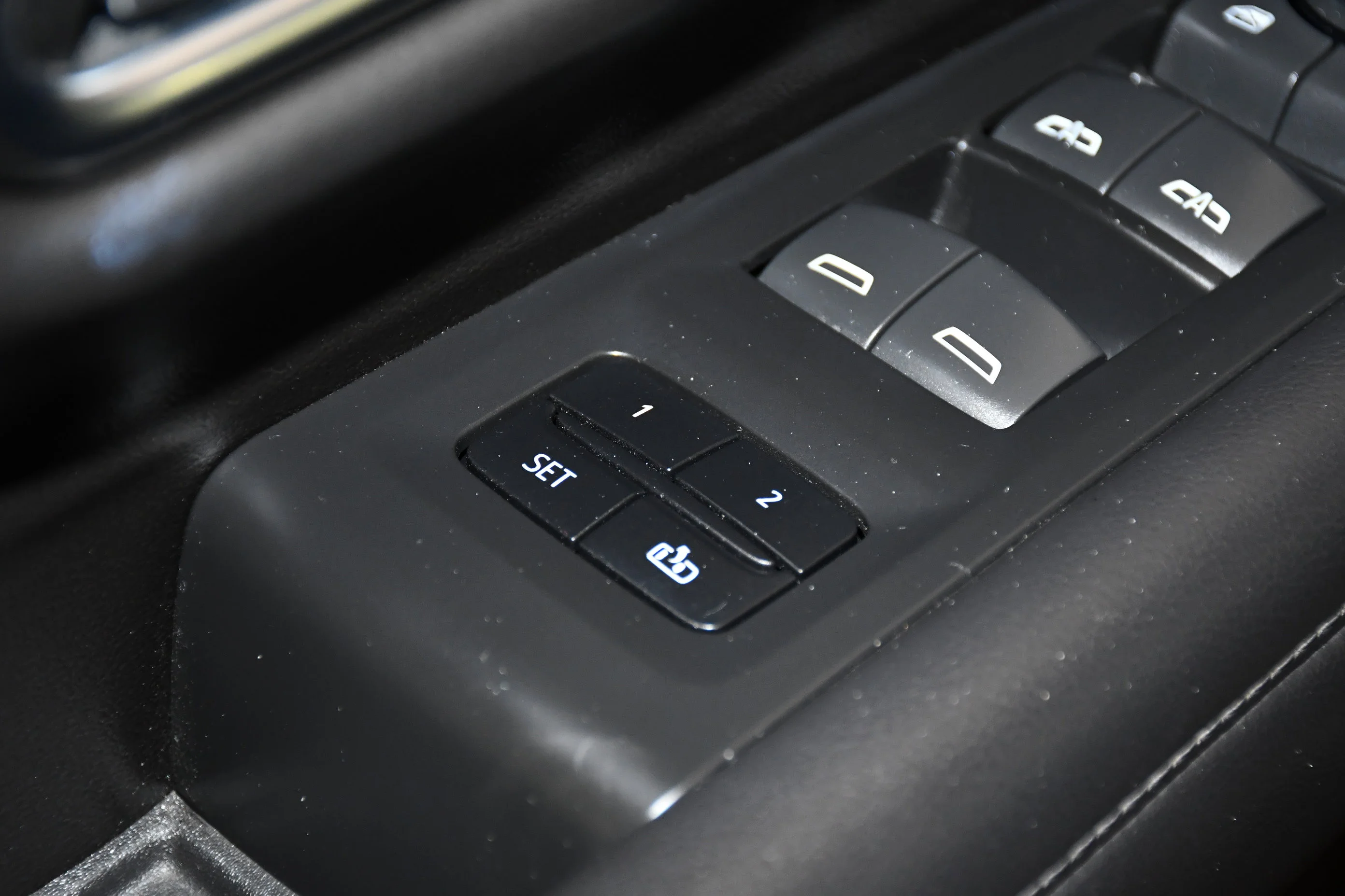 Used 2021 Black Chevrolet Z71 image 39