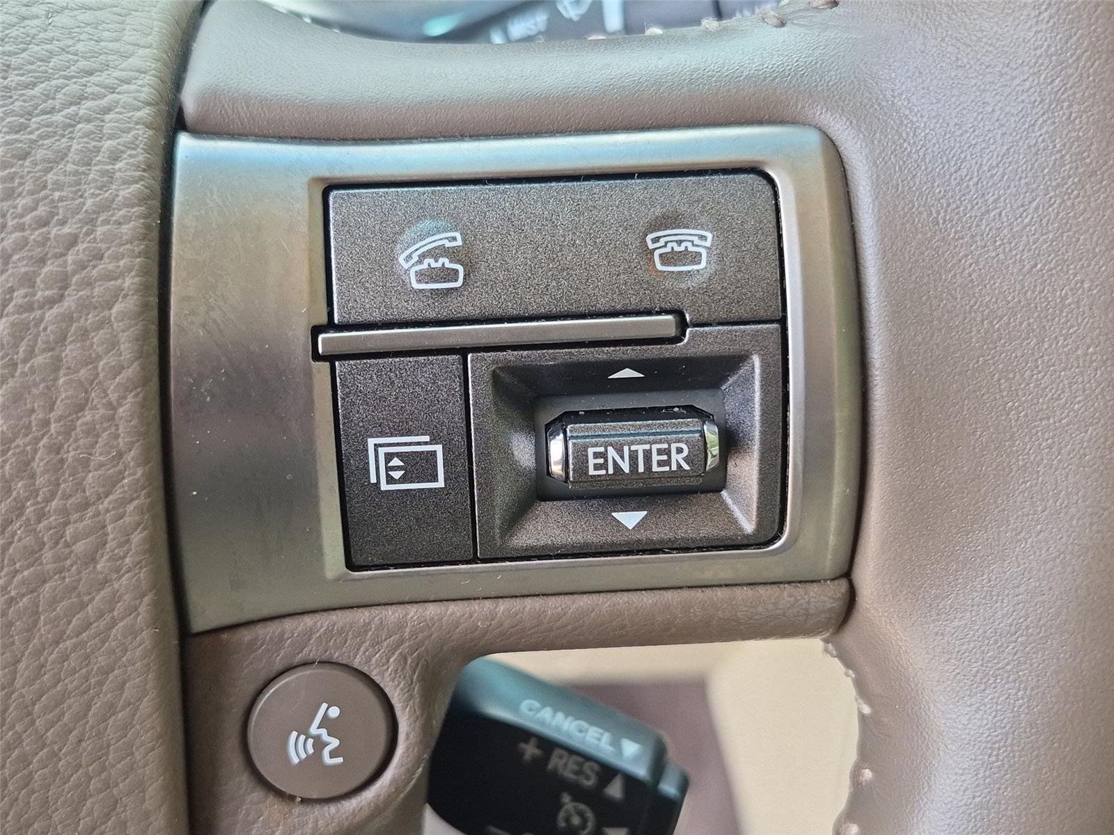 Used 2015 Claret Mica Lexus  image 21