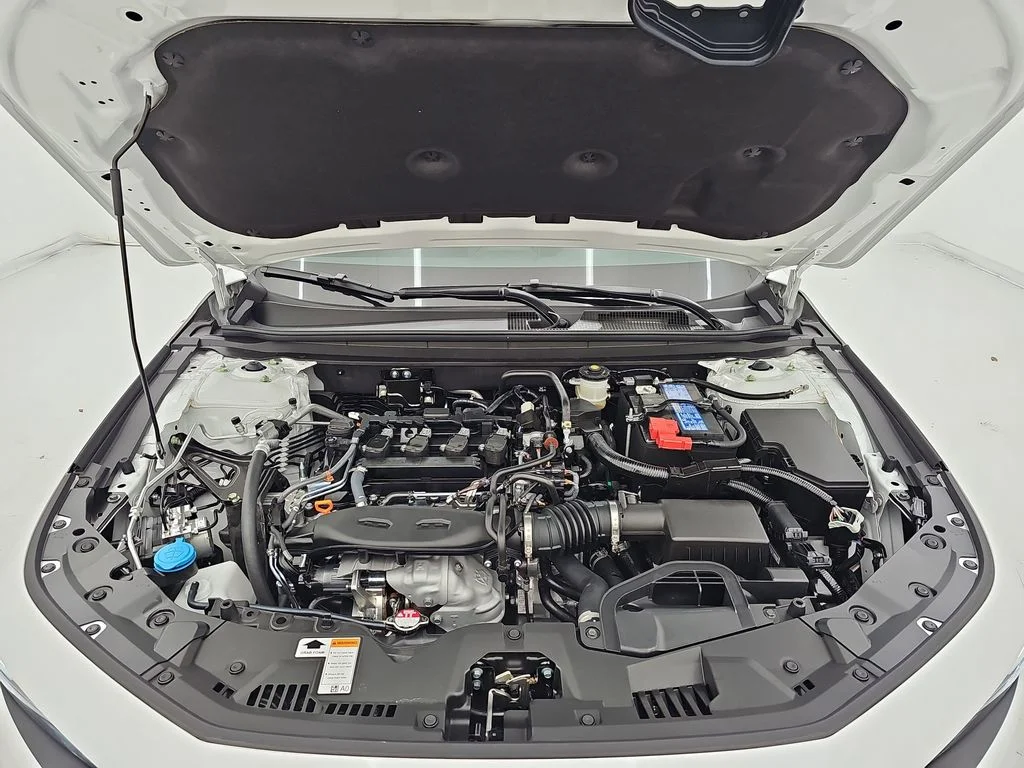 New 2026 Platinum White Pearl Honda SE image 32