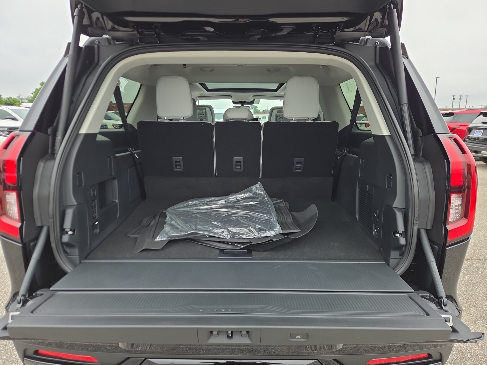 New 2027 Agate Black Metallic Ford MAX Platinum image 17
