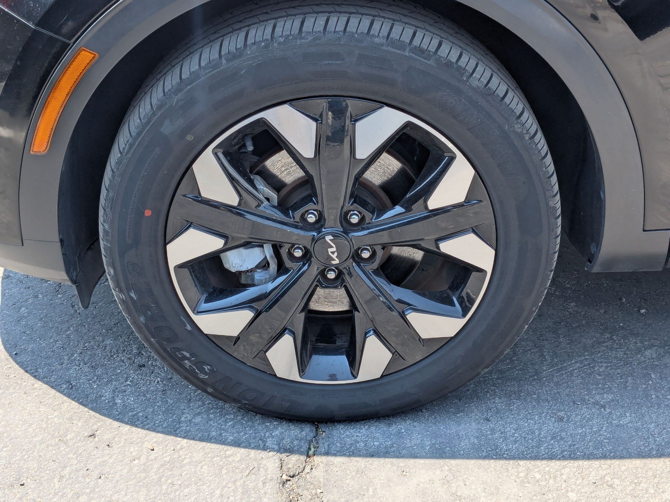 Used 2023 Ebony Black Kia X-Line image 12