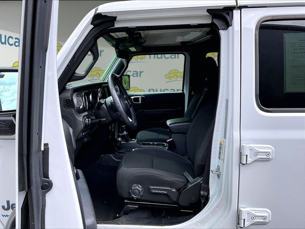 Used 2023 White Jeep Rubicon 4xe image 11