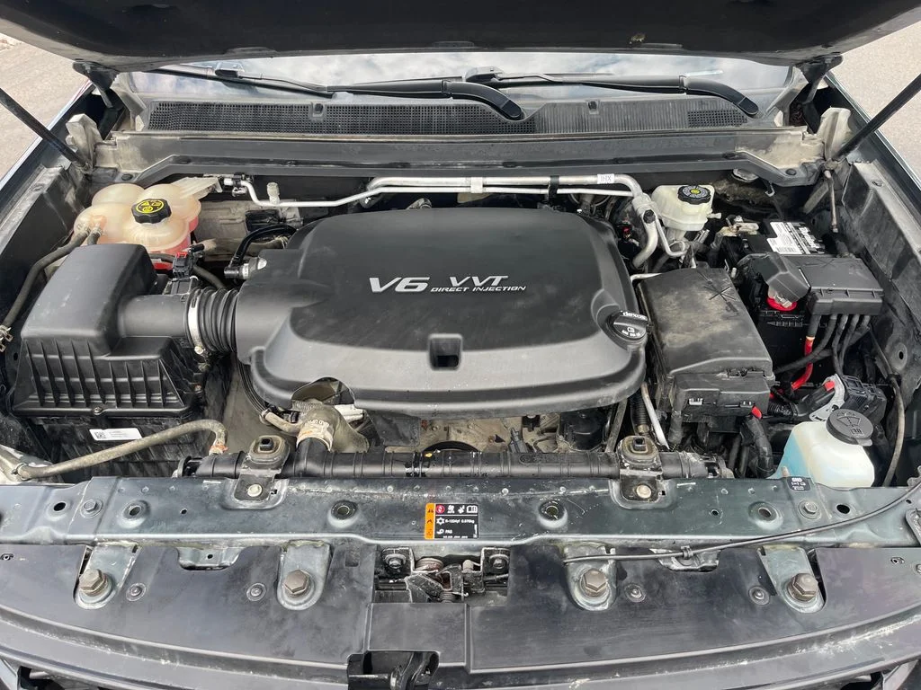 Used 2017 Gray Chevrolet Z71 image 42