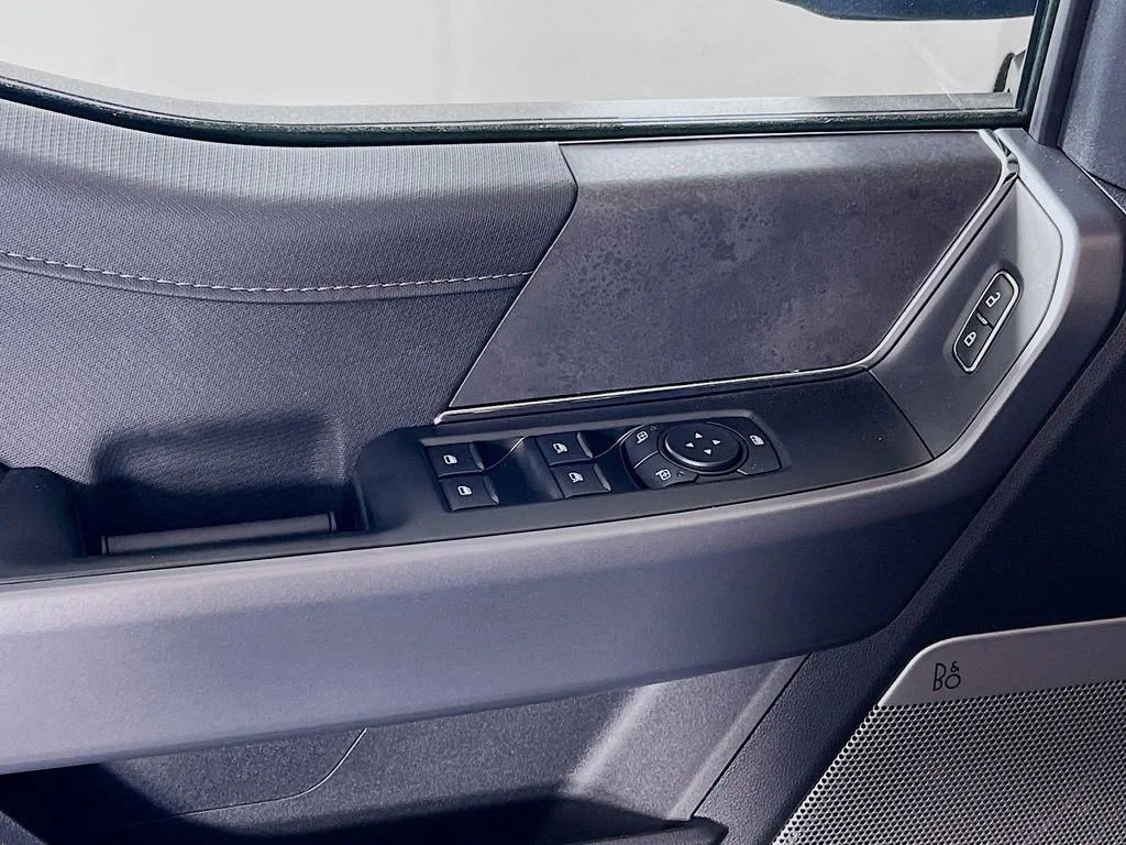 New 2026 Carbonized Gray Metallic Ford XLT image 13