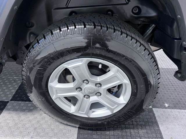 Used 2020 Gray Jeep Unlimited Sport S image 15