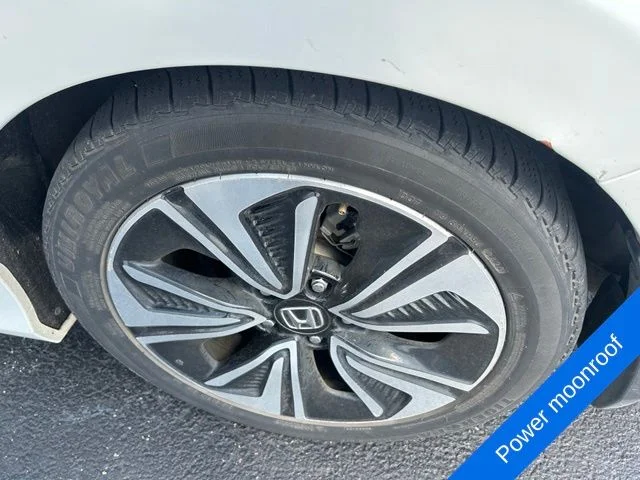 Used 2016 White Honda EX-T image 9