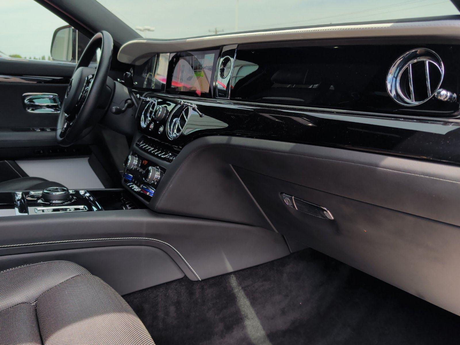 Used 2021 Black Diamond Rolls-Royce BASE image 40