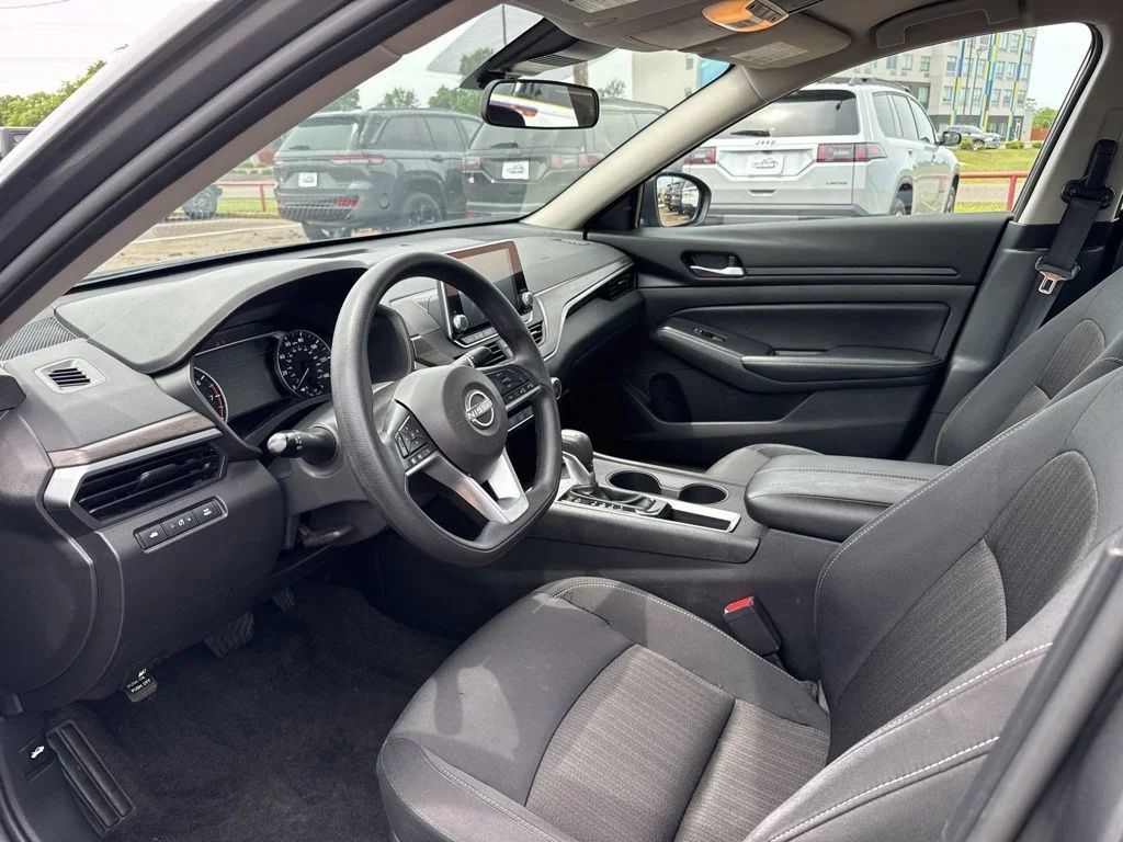 Used 2025 Gray Nissan 2.5 SV image 12