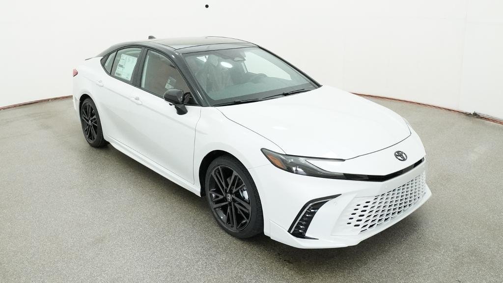 New 2026 Wind Chill Pearl with Midnight Black Metallic roof Toyota XSE image 10