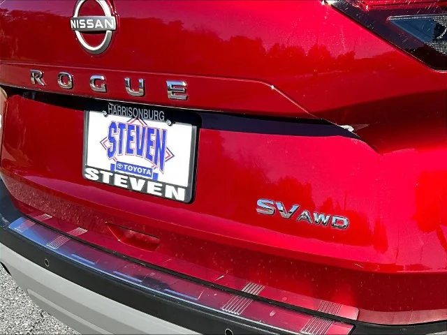 Used 2023 Red Nissan SV image 28
