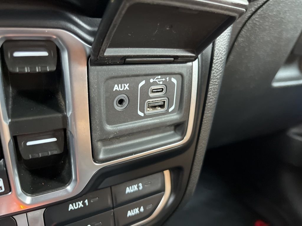 Used 2023 Blue Pearl Jeep Rubicon image 37