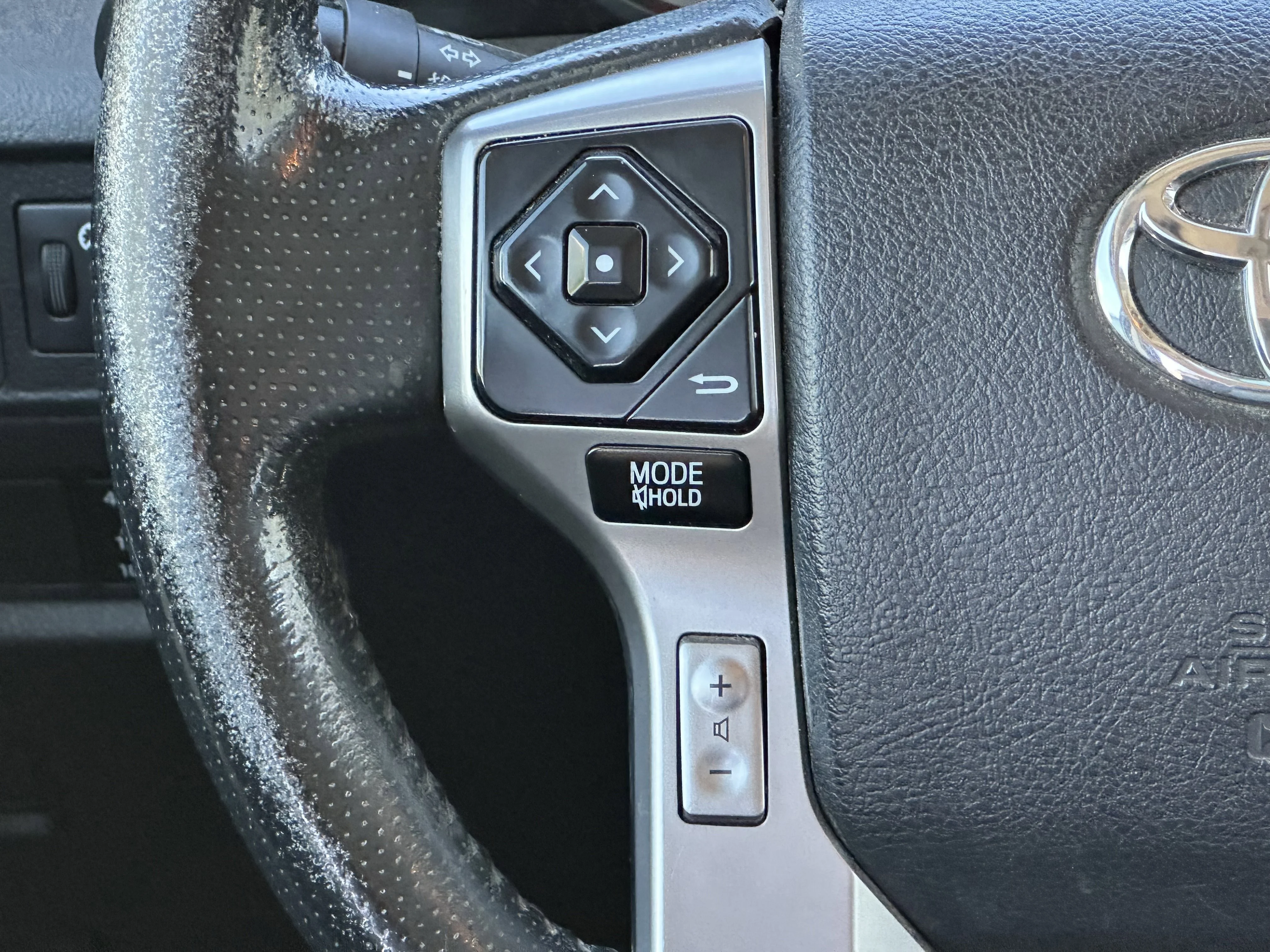 Used 2015 Gray Toyota SR5 image 12