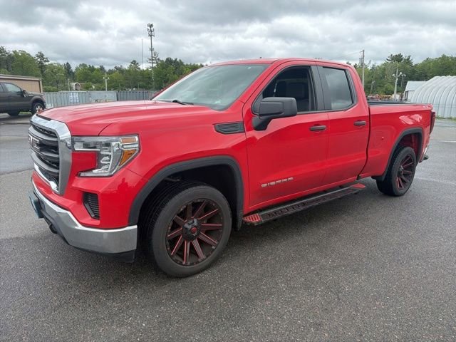 Used 2020 CARDINAL RED GMC  image 1