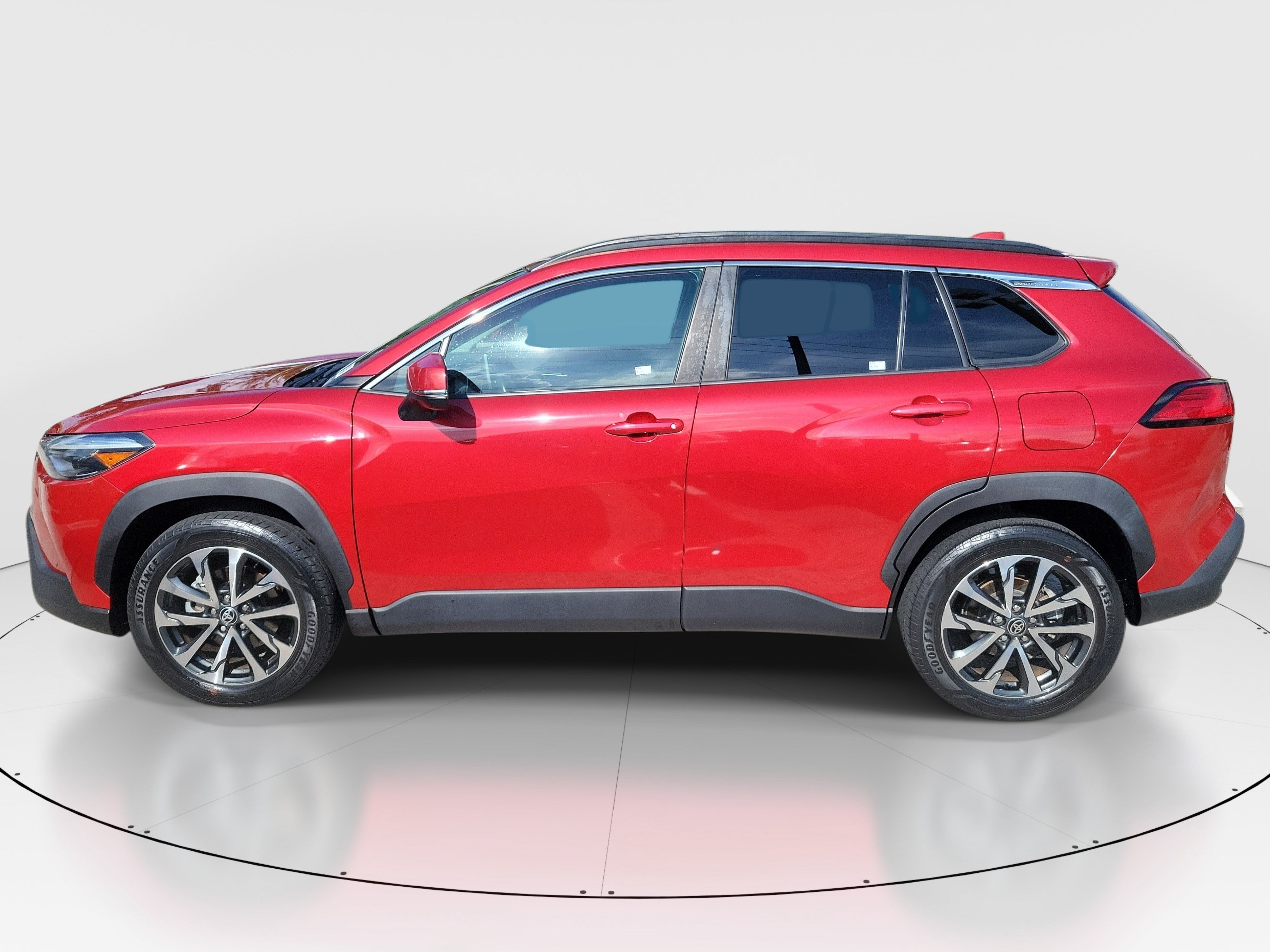 Used 2022 Barcelona Red Metallic Toyota XLE image 4