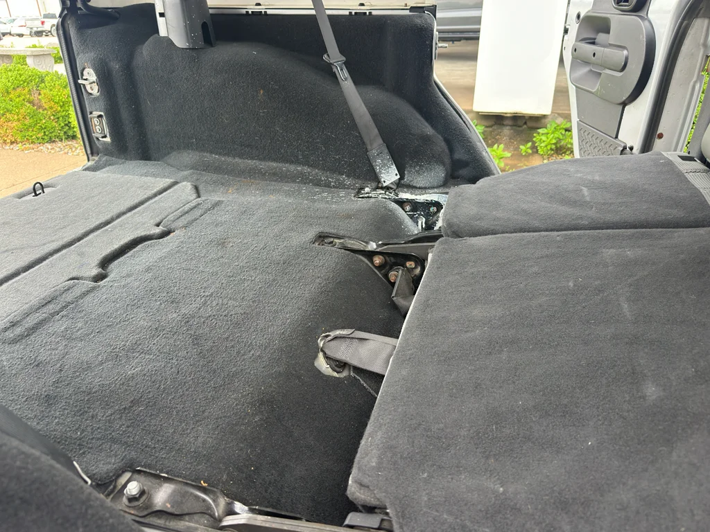 Used 2007 Bright Silver Metallic Clearcoat/Black Soft Top Jeep Sahara image 30
