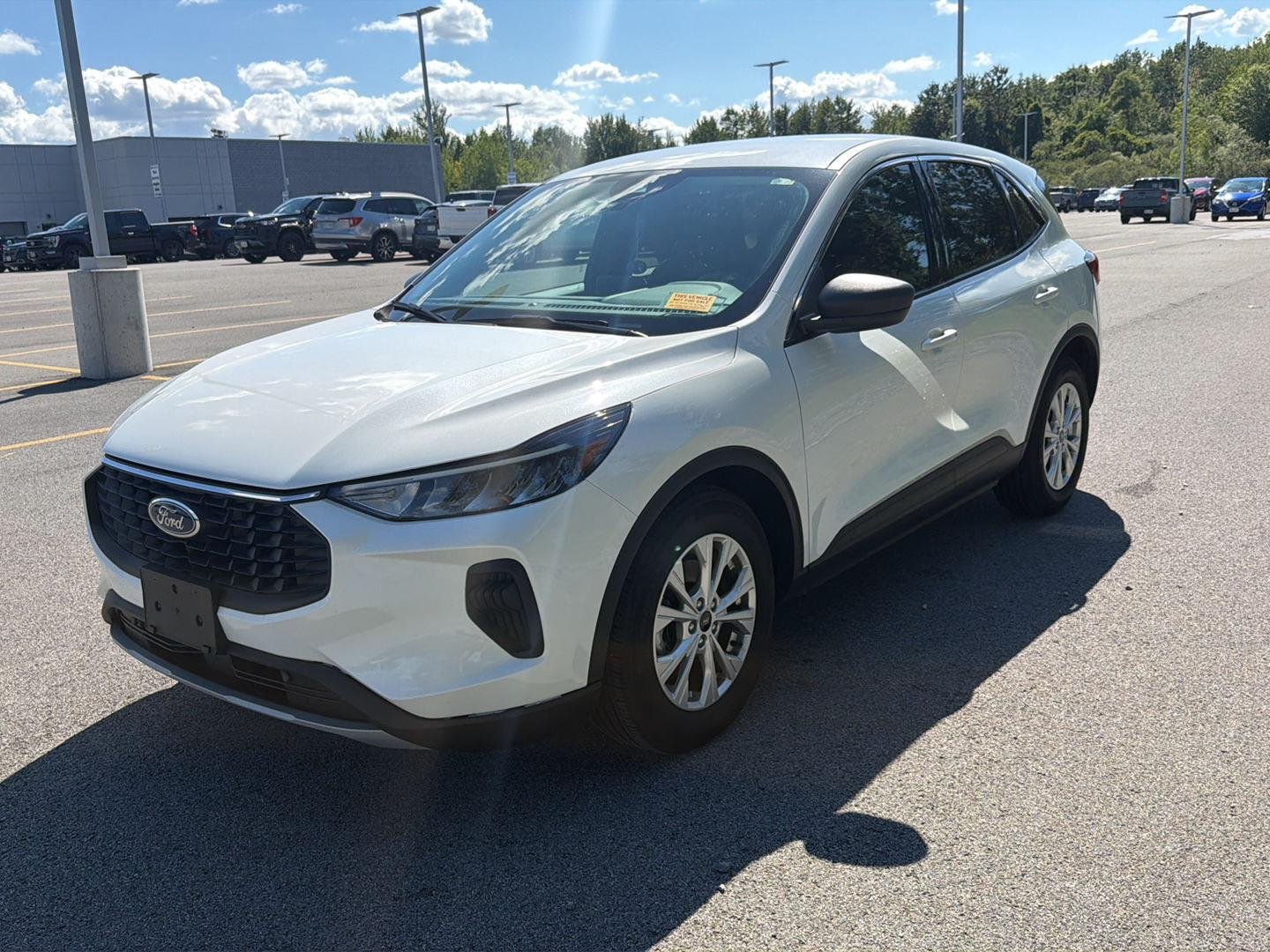 Used 2023 Star White Metallic Tri-Coat Ford Active image 8
