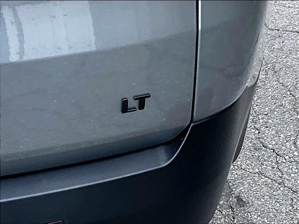 Used 2023 STERLING GRAY METALLIC Chevrolet LT Leather image 29