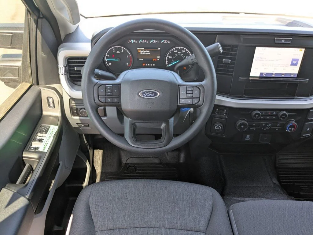 New 2026 Oxford White Ford XL image 16