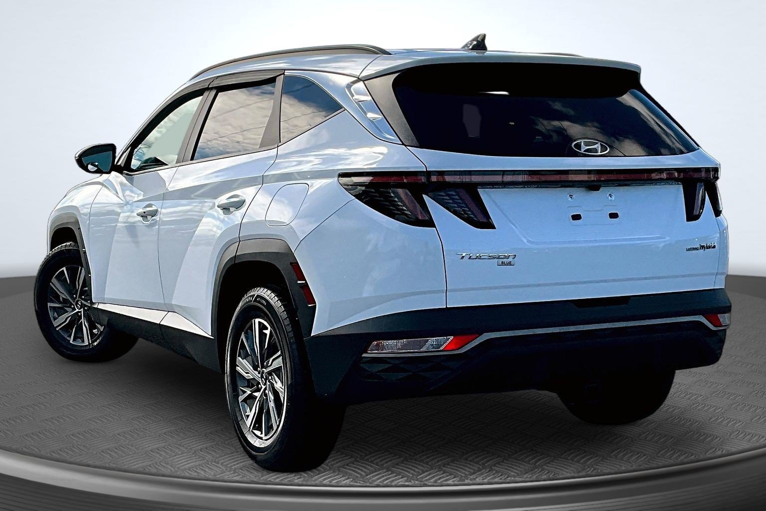 Used 2022 Gray Hyundai Blue image 3