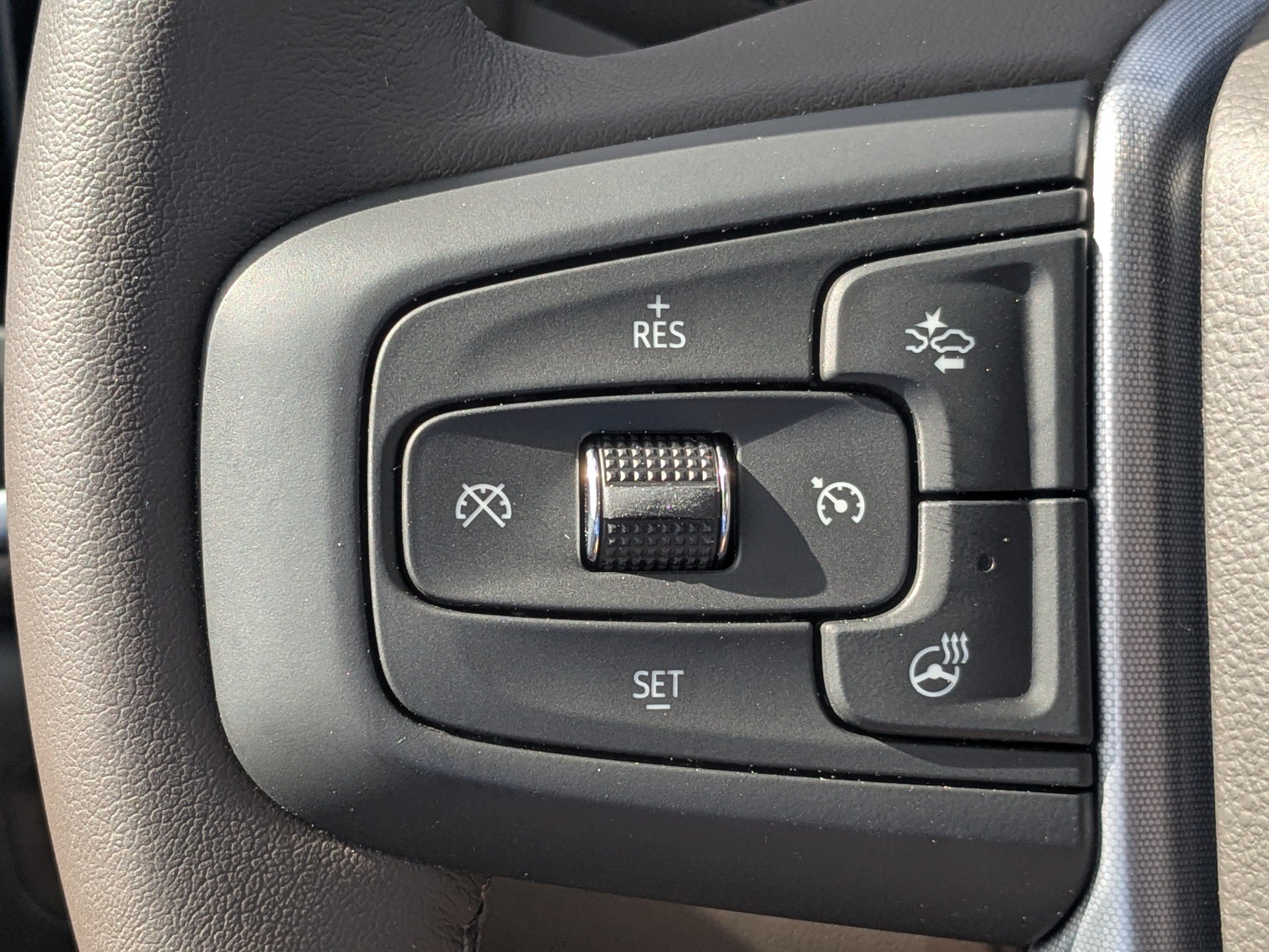 Used 2022 White Frost Tricoat GMC SLT image 27