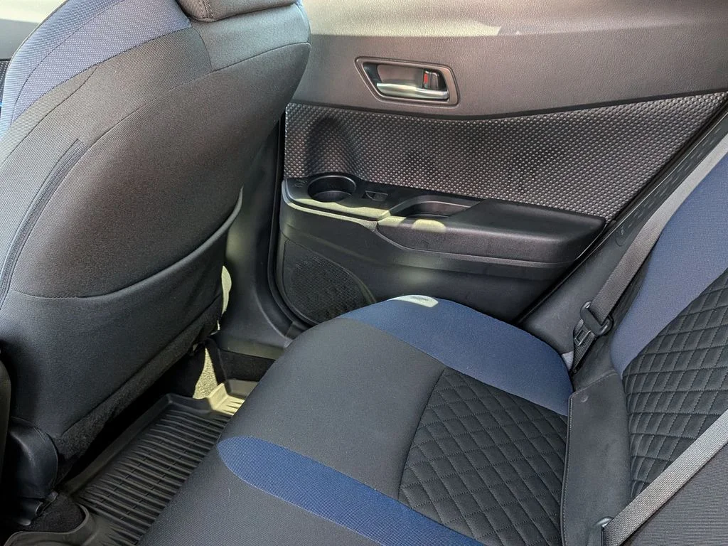 Used 2021 White Toyota XLE image 25