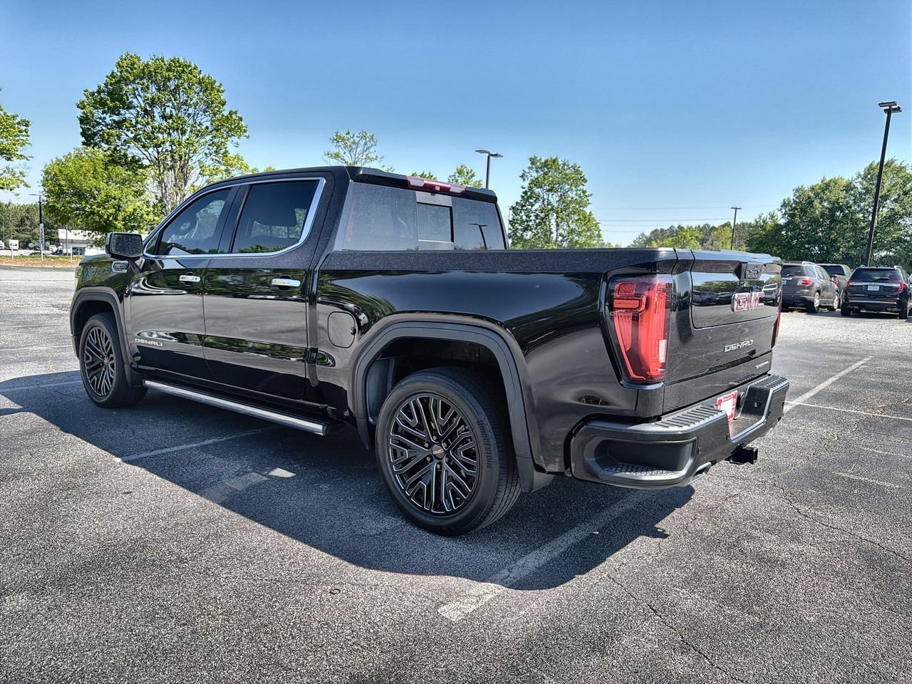 Used 2019 ONYX BLACK GMC Denali image 6