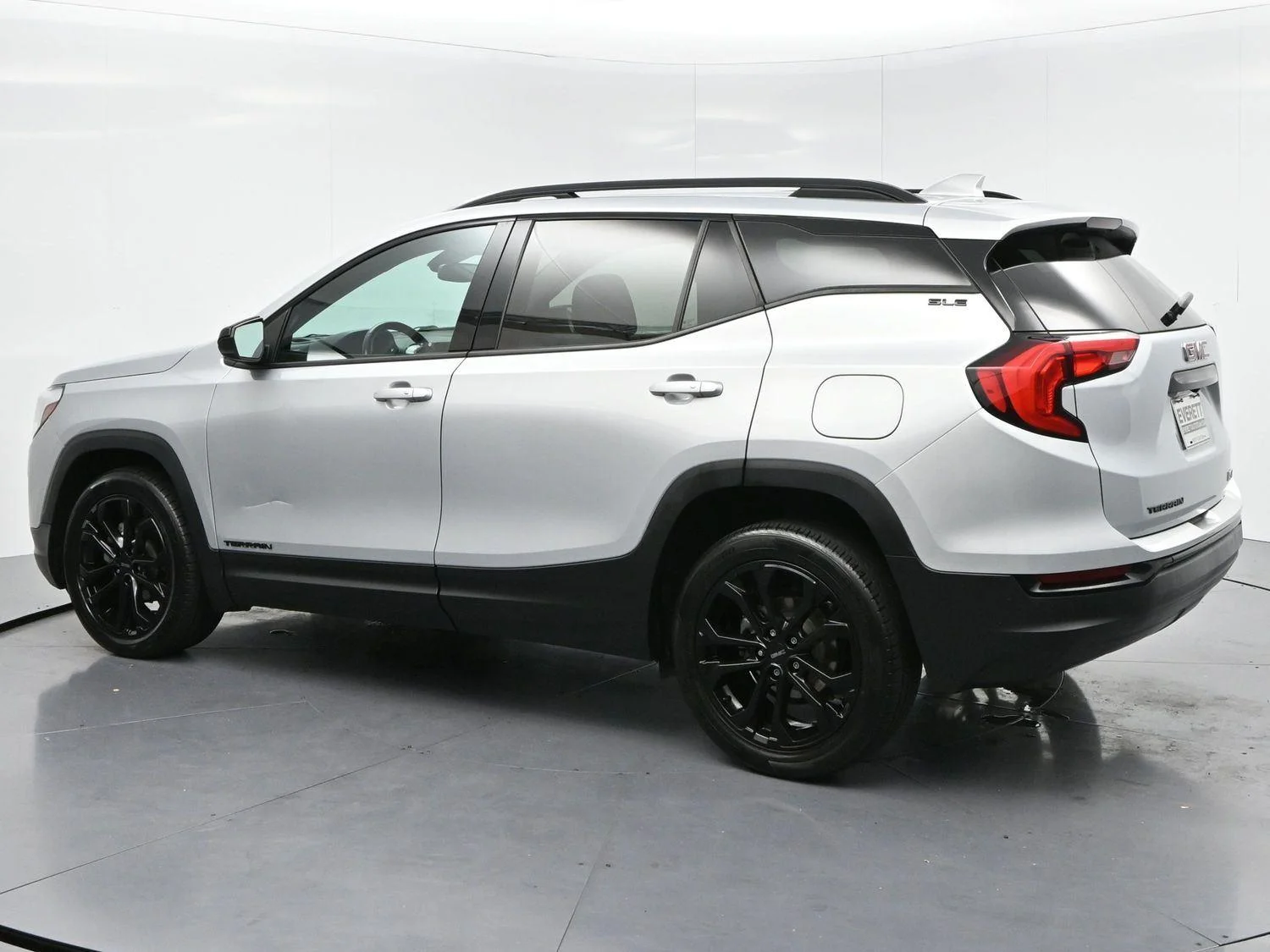 Used 2021 Quicksilver Metallic GMC SLE image 5