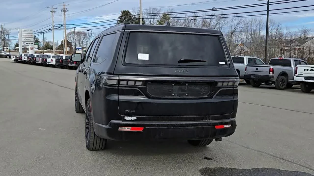 New 2026 High Gloss Black Exterior Paint Jeep Summit Obsidian image 7