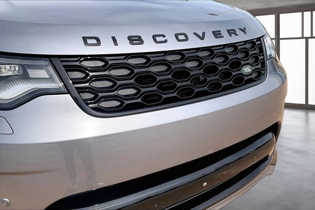 Certified Used 2025 Eiger Gray Metallic Land Rover Dynamic SE image 28