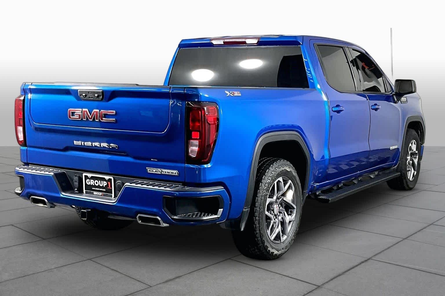 Used 2022 Dynamic Blue Metallic GMC Elevation image 13