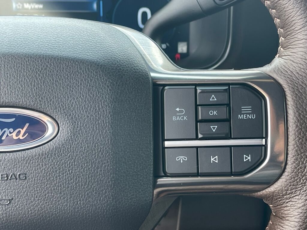 New 2026 Star White Metallic Tri-Coat/Marsh Gray Ford King Ranch image 18