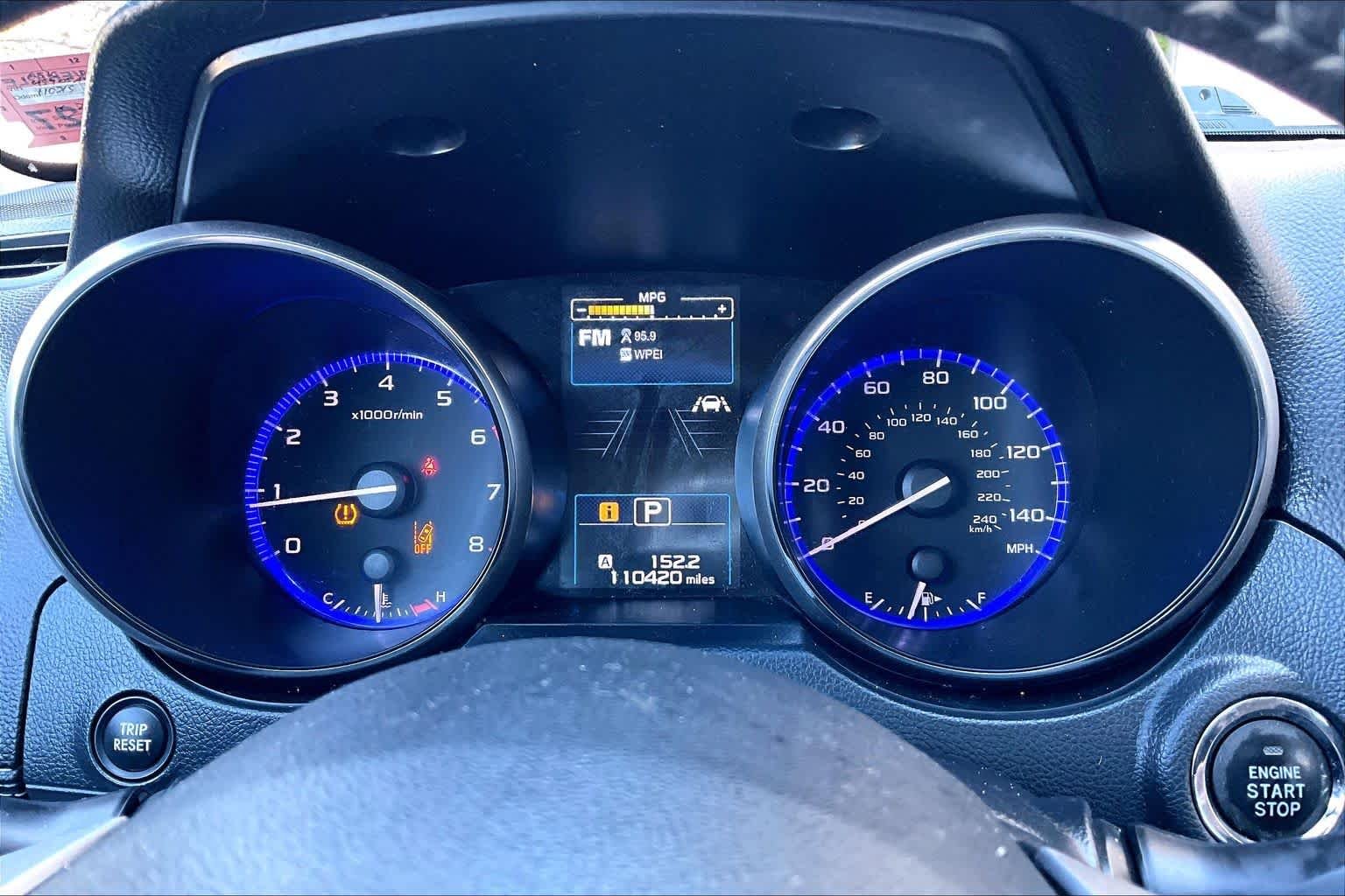 Used 2018 Ice Silver Metallic Subaru Limited image 26